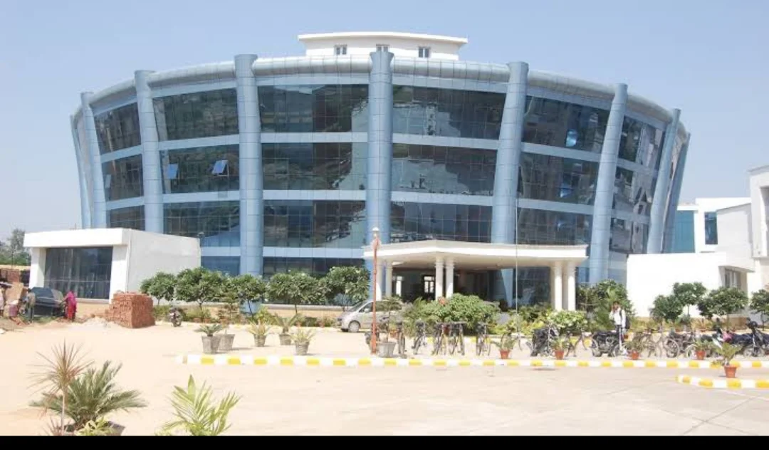 Dr. Ram Manohar Lohia Institute of Medical Sciences (Dr. RMLIMS) hospital photos and images 2